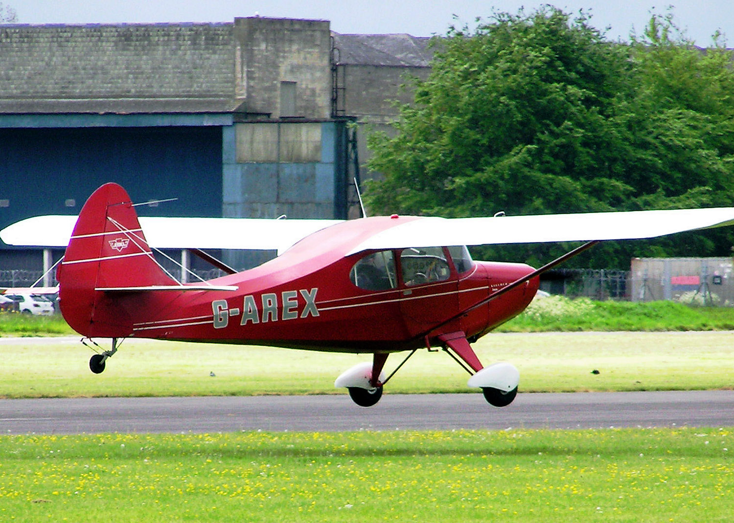 There were 561 Aeronca 15AC Sedans produced, and less than half are reportedly still in flight today.